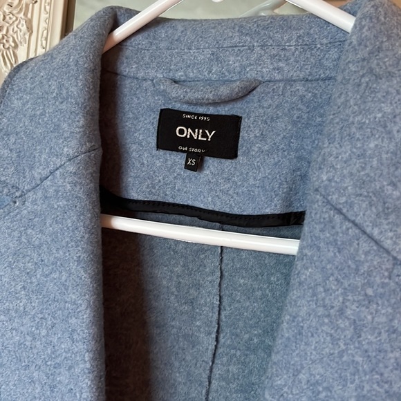 long light grey/blue coat! brand new worn once - Picture 3 of 4